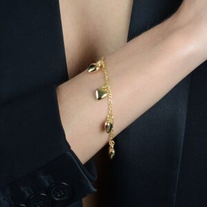 Pulseira com Pingentes de Coração